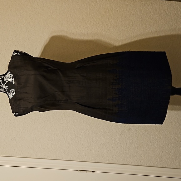 Elie Tahari Dresses & Skirts - Elie Tahari Cocktail Dress Black & Royal Blue size 4 NWT